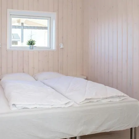 Prázdninový dům In With 3 Bedrooms And Wifi Rønde