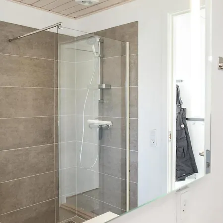 In With 3 Bedrooms And Wifi *