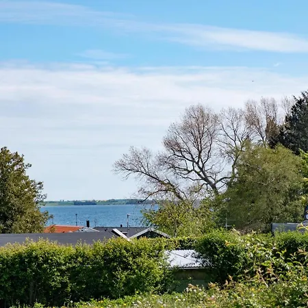 In With 3 Bedrooms And Wifi Rønde