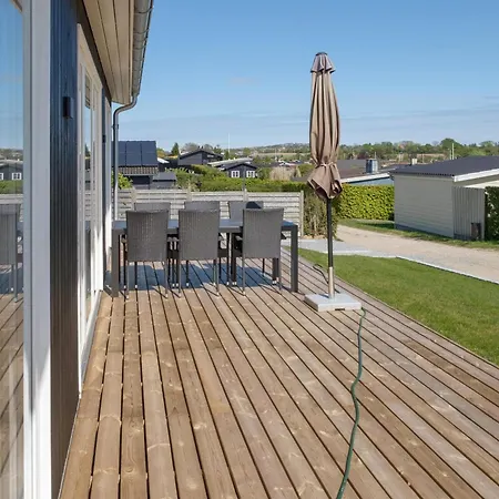 In With 3 Bedrooms And Wifi