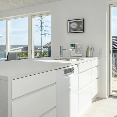 In With 3 Bedrooms And Wifi Holiday home Ronde