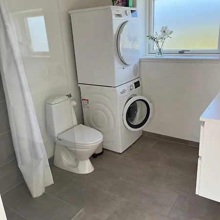In With 3 Bedrooms And Wifi Rønde