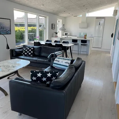 In With 3 Bedrooms And Wifi Сasa de vacaciones